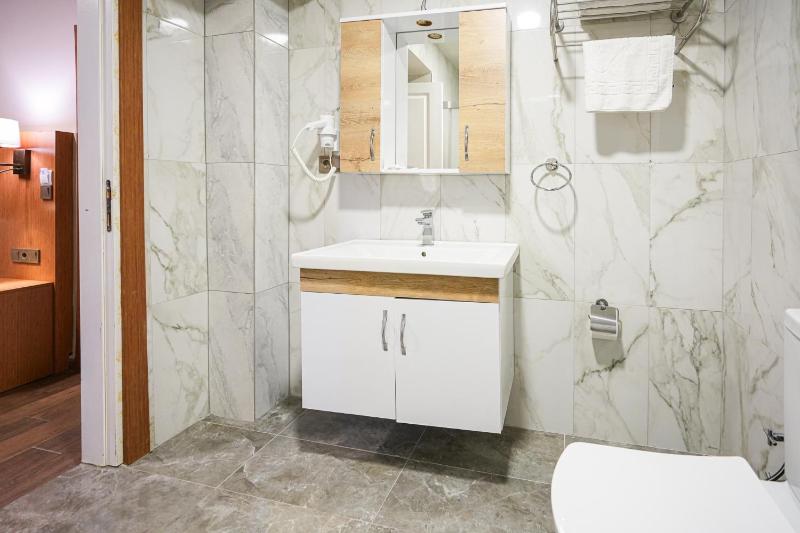 Family Room for Four People with Sea View and Balcony image 1