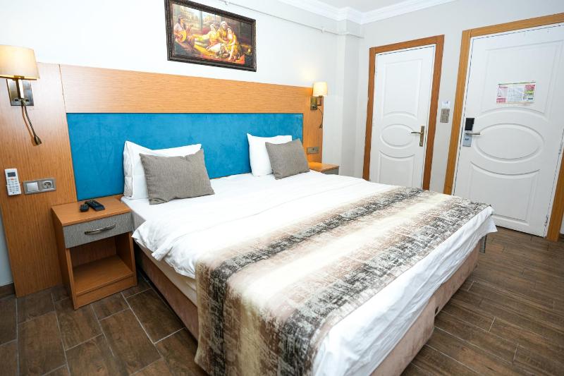 Double Room with Sea View, No Smoking image 4