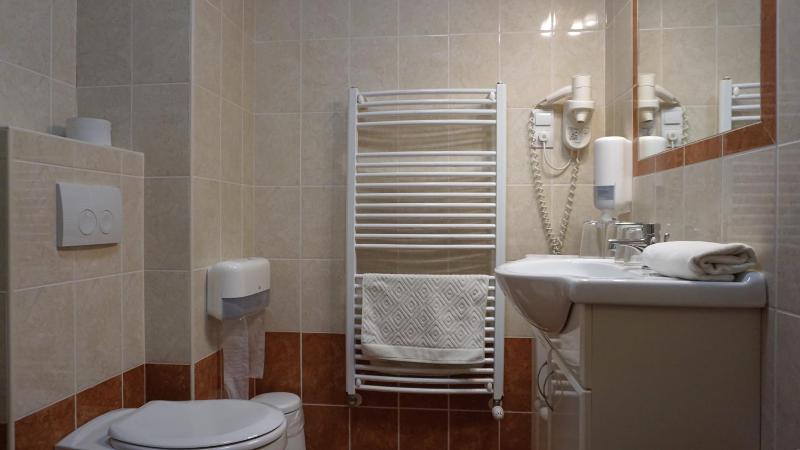 Quadruple Room with Balcony image 4