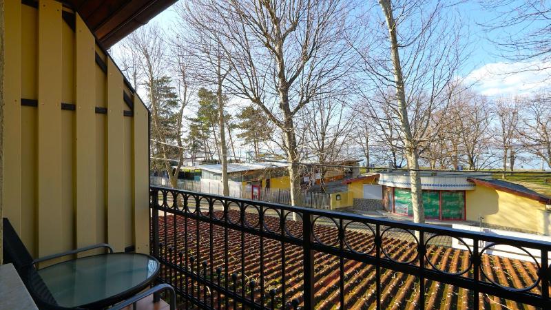 Quadruple Room with Balcony image 2