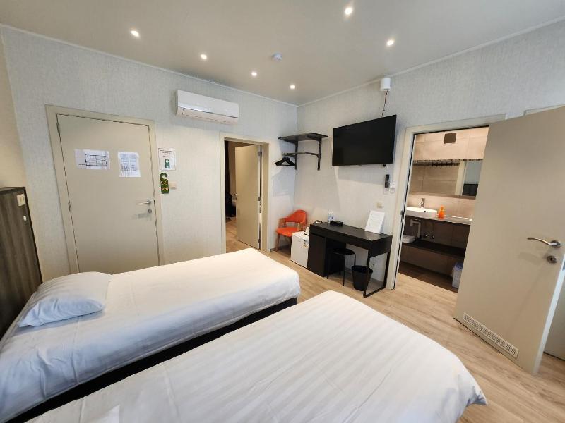 Family Room with Private Bathroom image 3