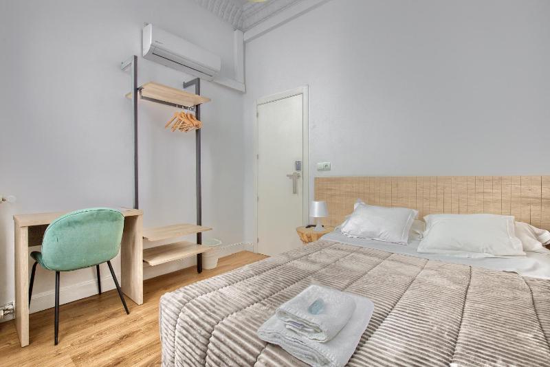 Small Double Room image 1