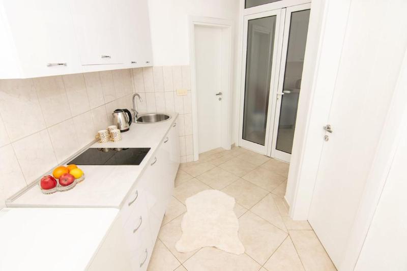 One-Bedroom Apartment with Patio image 3