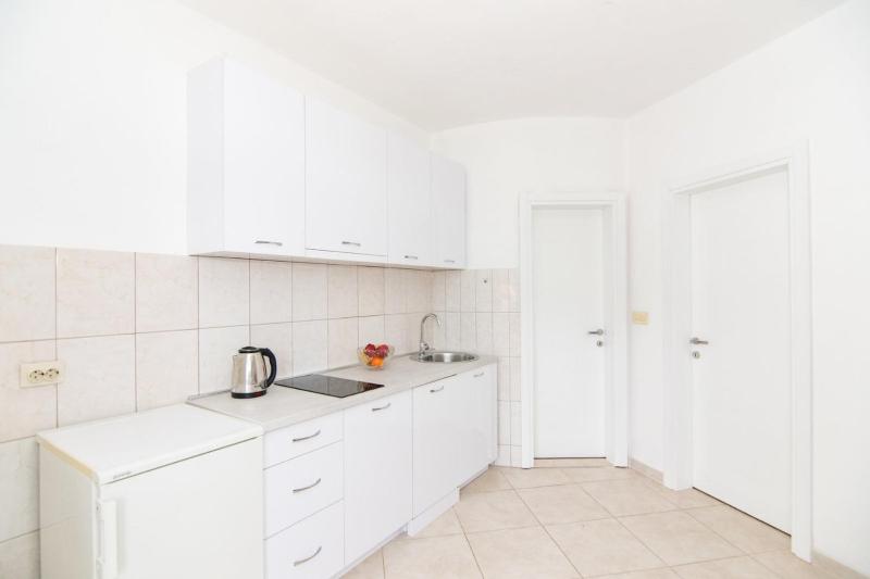 One-Bedroom Apartment with Balcony and Sea View image 2