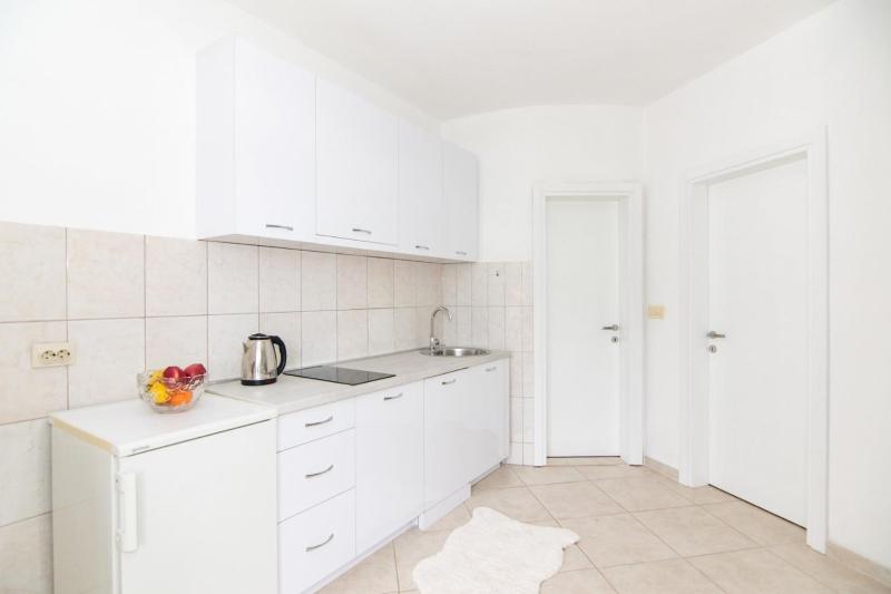 One-Bedroom Apartment with Balcony and Sea View image 3