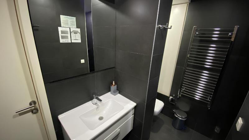 Small Double Room image 3