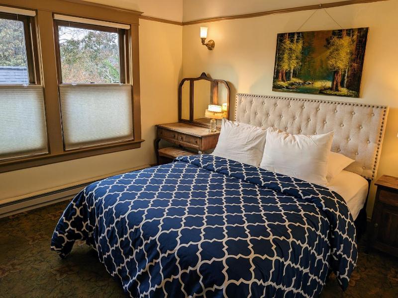 Bluebird Guesthouse - image 38