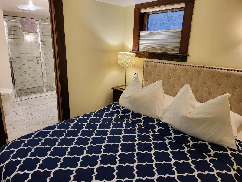 Budget Double Room image 2