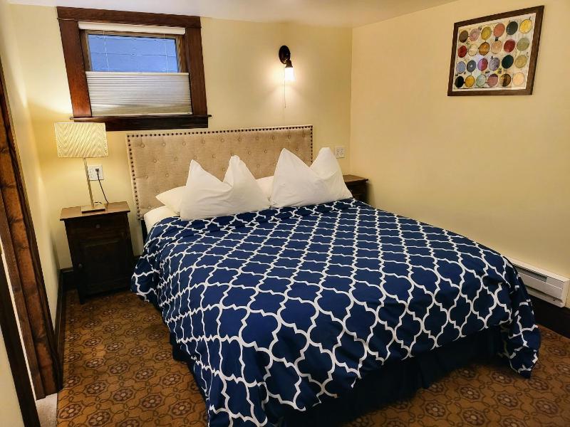 Budget Double Room image 1