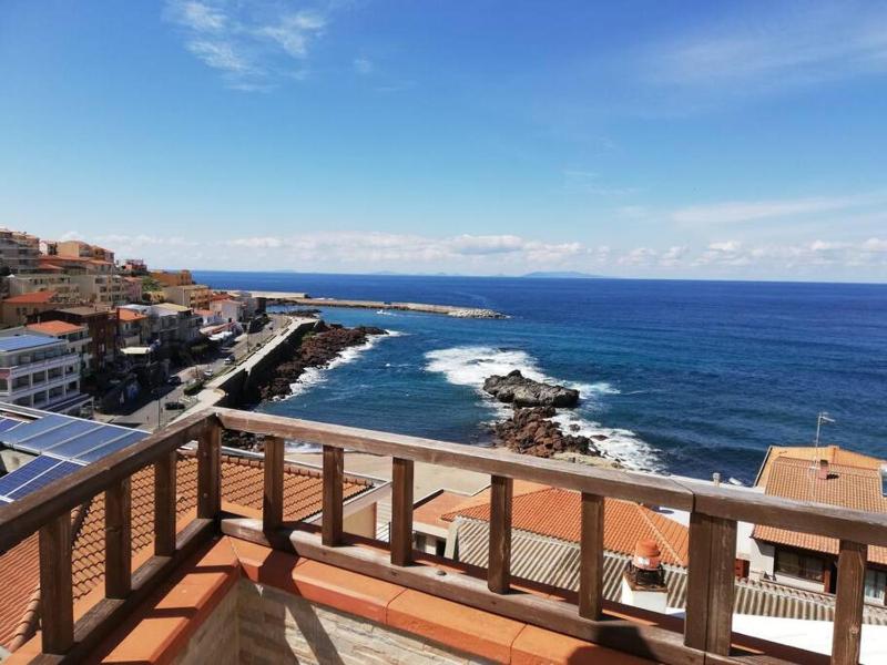 Panoramic Waterfront Penthouse 3bed Unit Images