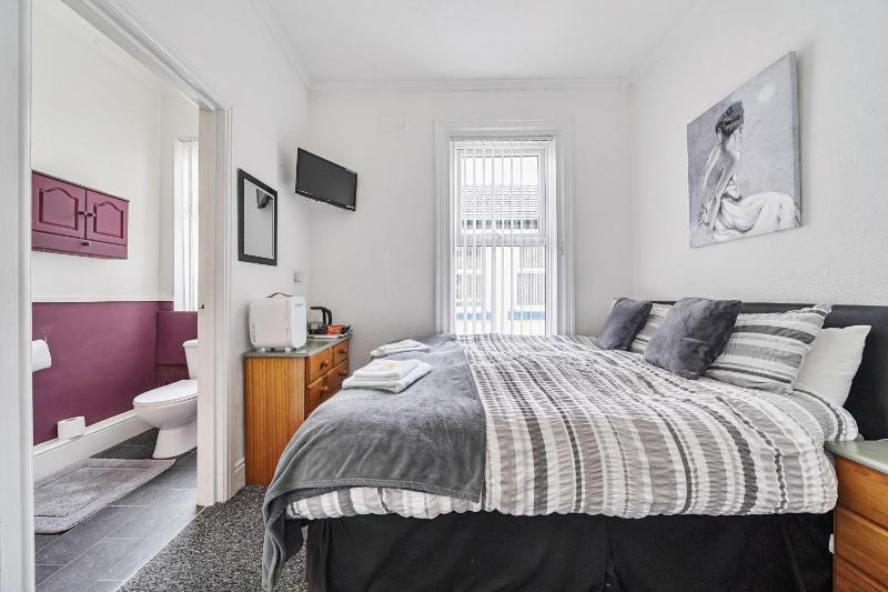 Standard Double Room image 1