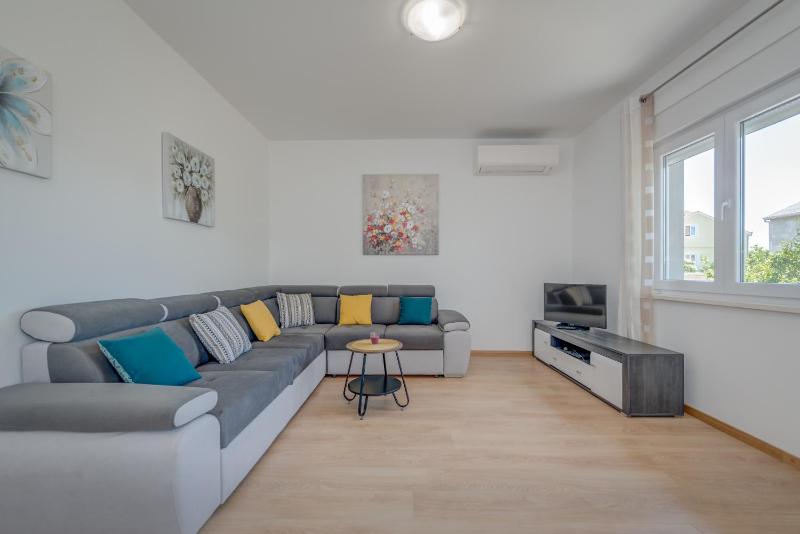 Seaside holiday house Kastel Stafilic Kastela - 22438 - image 11