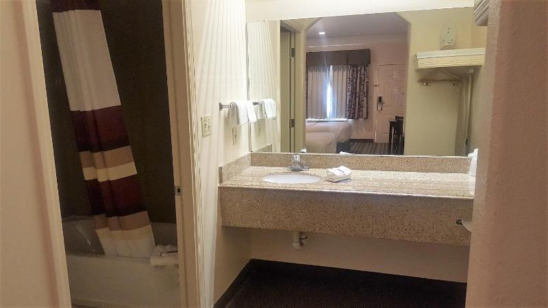 Superior Room with Two Queen Beds Non-Smoking image 2