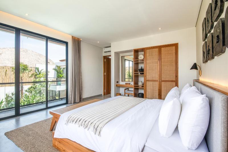 Luxe 5BR Villa 200m to Brawah Beach Retreat - image 24