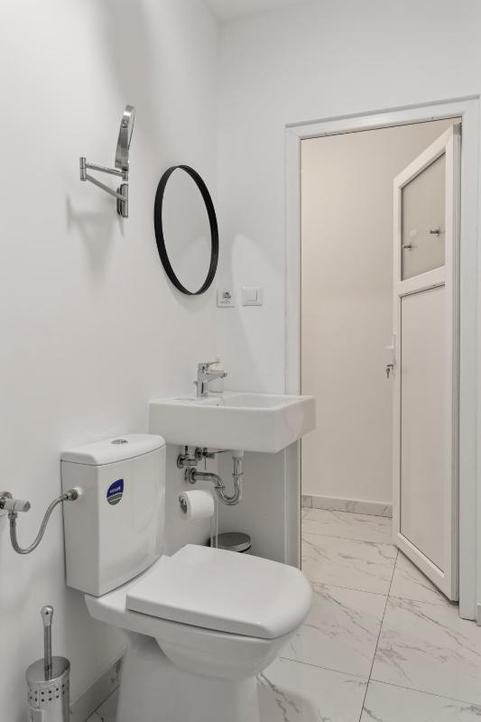 Nest Boutique Hostel - image 12