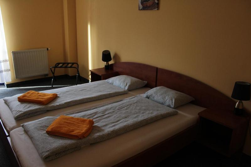 Classic Single Room with Extra Bed image 1