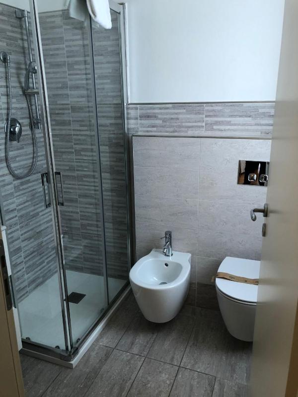 Single Room image 3