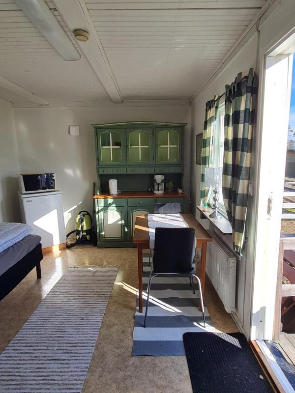 Economy Twin Room image 1