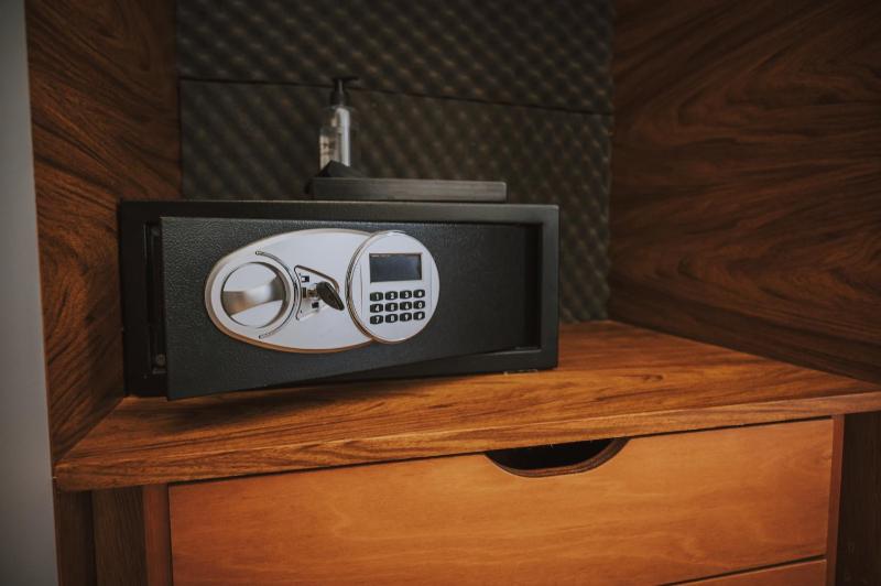 Standard Double Room image 2