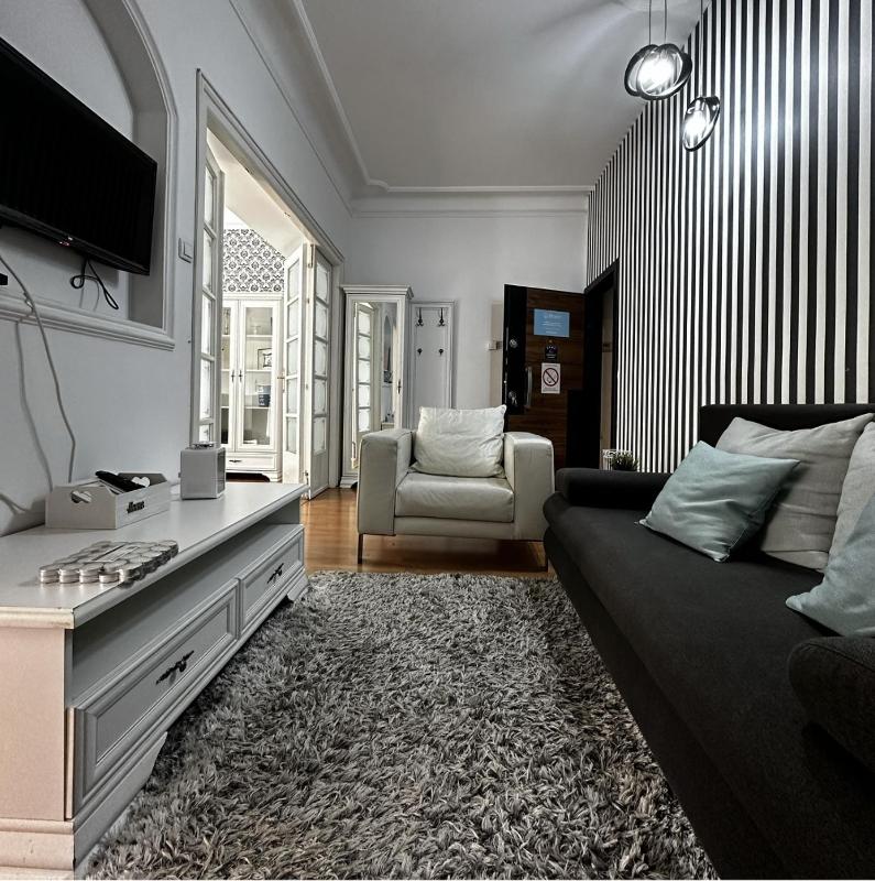Superior Apartment image 2