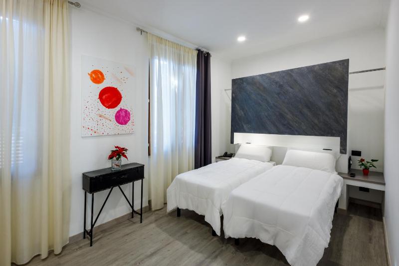 Double Room - Disability Access image 4