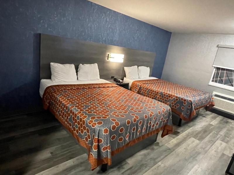 Deluxe Double Room (1 adult + 2 children) image 2