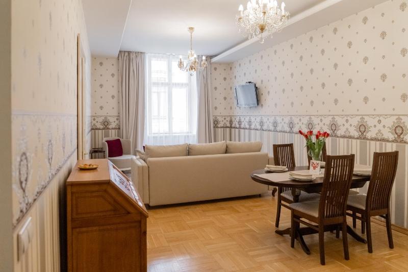 Apartment on Virmenska One Bedroom - image 15