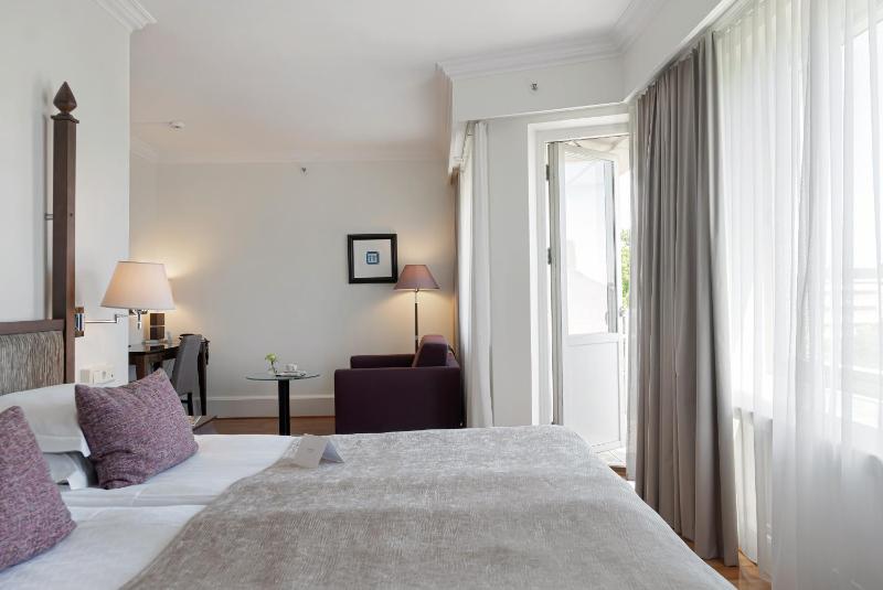 Elite Park Avenue Hotel - image 7