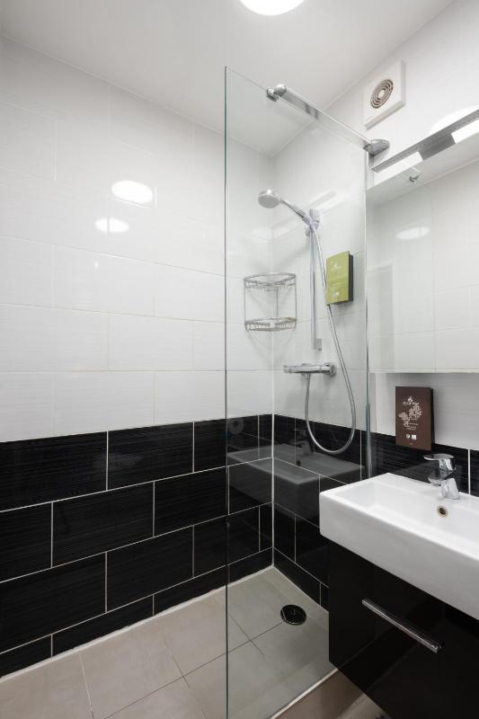 Super Family Apartments image 3