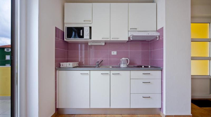 One-Bedroom Apartment with Balcony or Terrace image 4