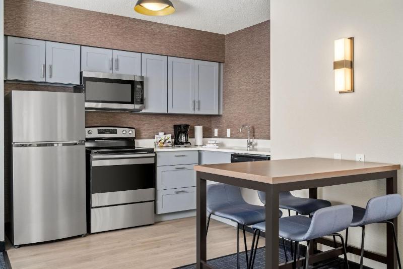 Two-Bedroom Suite image 4