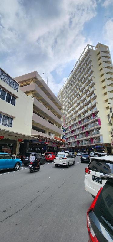Nagoya Thamrin City Apartment - image 1