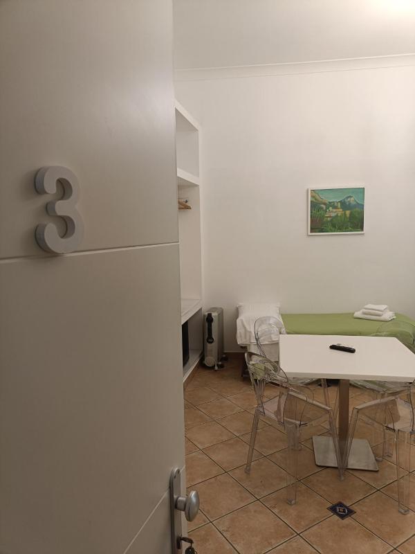 Quadruple Room image 2