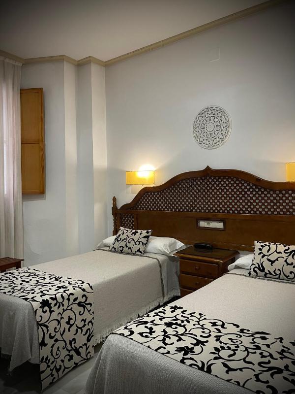 Economy Double Room Ground Floor image 2