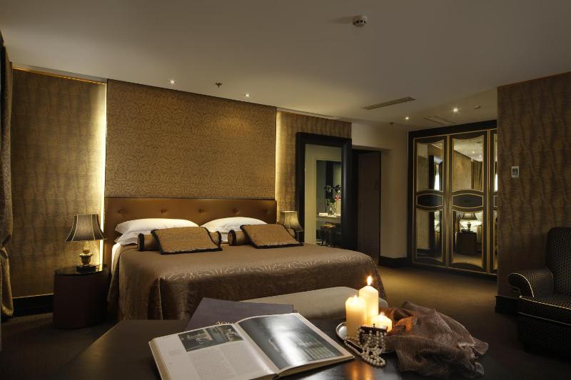 Junior Suite image 2