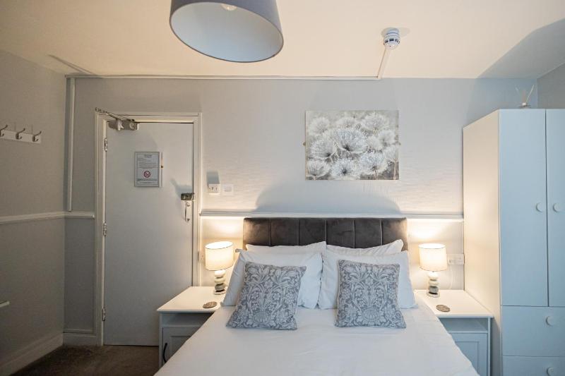 Standard Double Room image 1