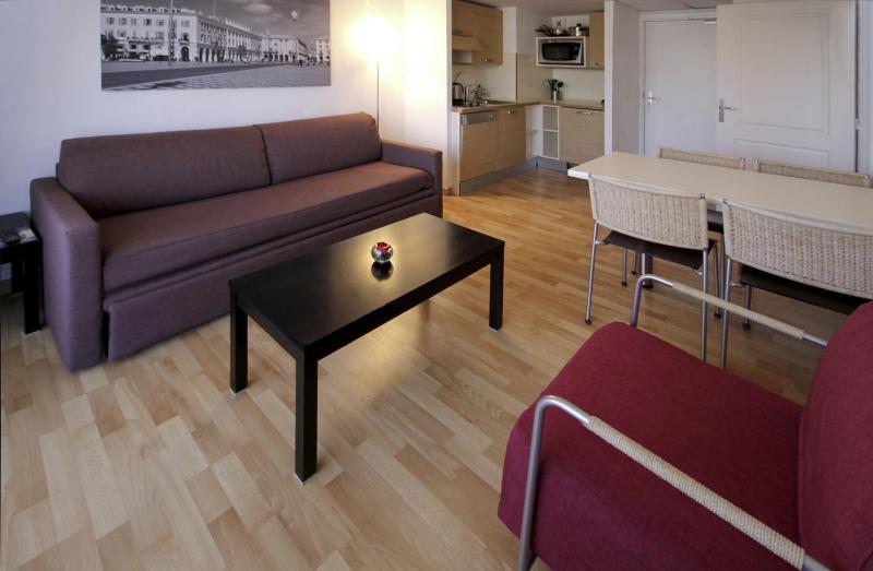 One-Bedroom Apartment with City View (4 Adults) image 3