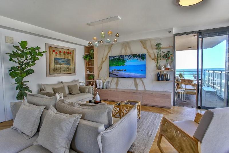 Ultra Luxury 3BR Beach Apartment Images
