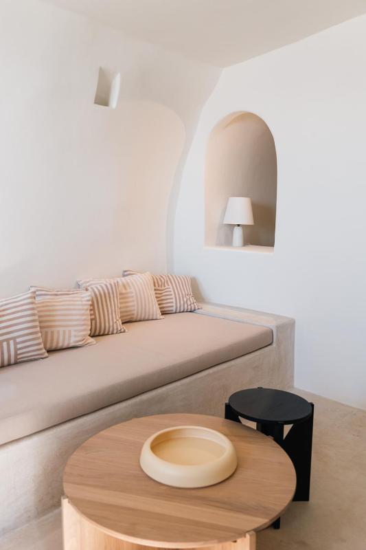 Old Oia Houses - image 12