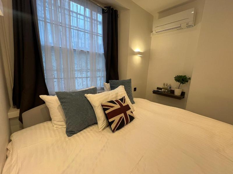 Budget Twin Room image 2