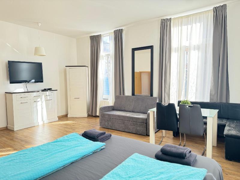 Apartment 2 image 3