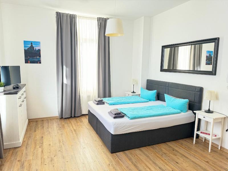 Apartment 3 image 1