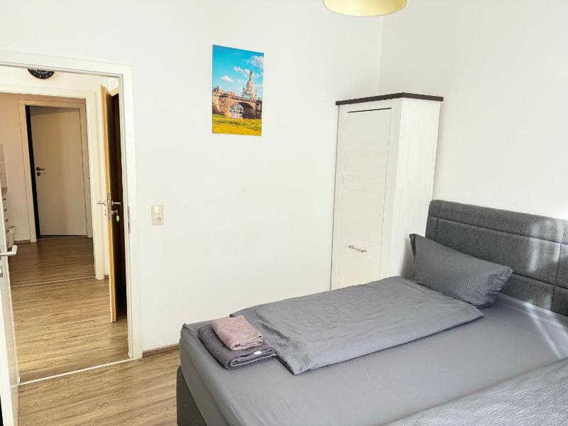 Apartment 5 image 2