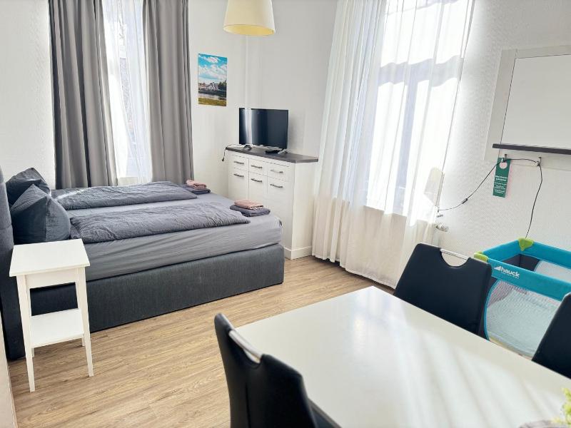 Apartment 5 image 4