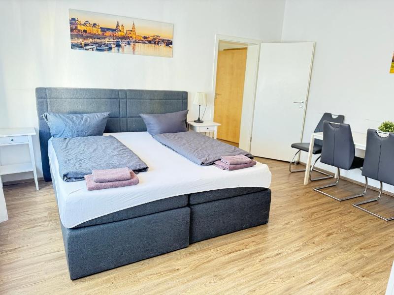 Apartment 6 image 1