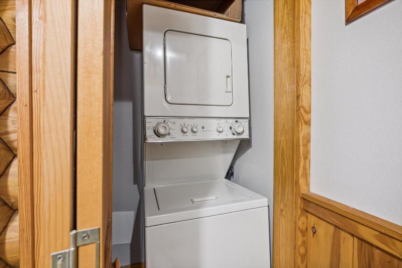 Two-Bedroom House image 4