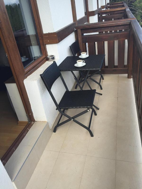 Studio with Balcony image 2