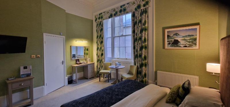Double or Twin Room image 4