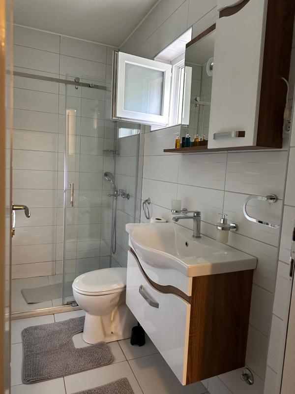 Apartment image 3