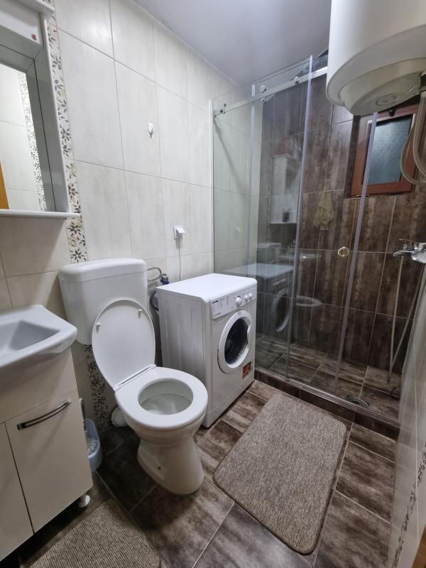 One-Bedroom Apartment image 1